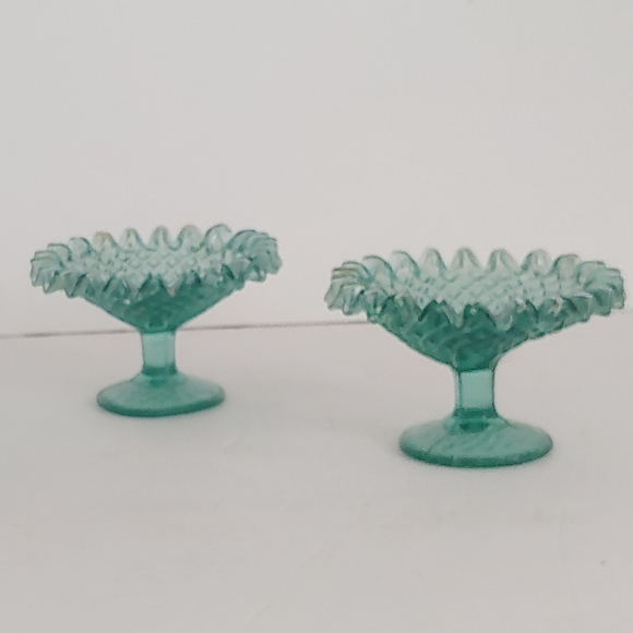 VNTG. Two candy/desert dish in green glass. - Picture 1 of 6
